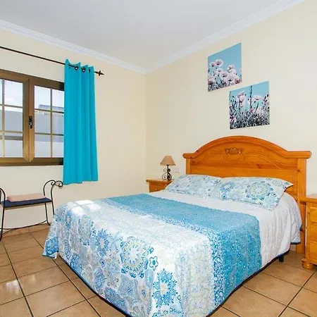 Villa In Puerto Del Carmen Sleeps 10 With Pool Air Con And Wifi *