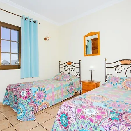 In Puerto Del Carmen Sleeps 10 With Pool Air Con And Wifi * Puerto del Carmen (Lanzarote)