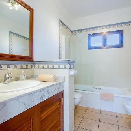 In Puerto Del Carmen Sleeps 10 With Pool Air Con And Wifi Villa Puerto del Carmen (Lanzarote)